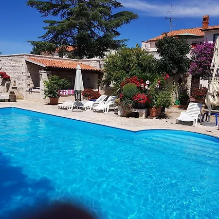 Mit Schwimmbad Apartment Buici (Istria)